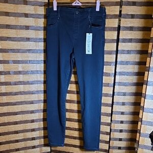 NWT! Liverpool Gia Glider Stretch Skinny Jeans